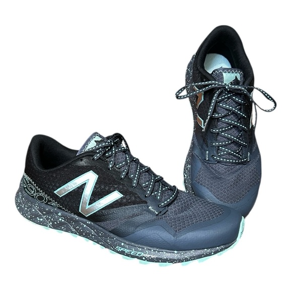 NEW BALANCE 690 v1 Black Teal sz 9.5 Speed Ride WT690LA1 Hike Run All Terrain - Picture 1 of 12